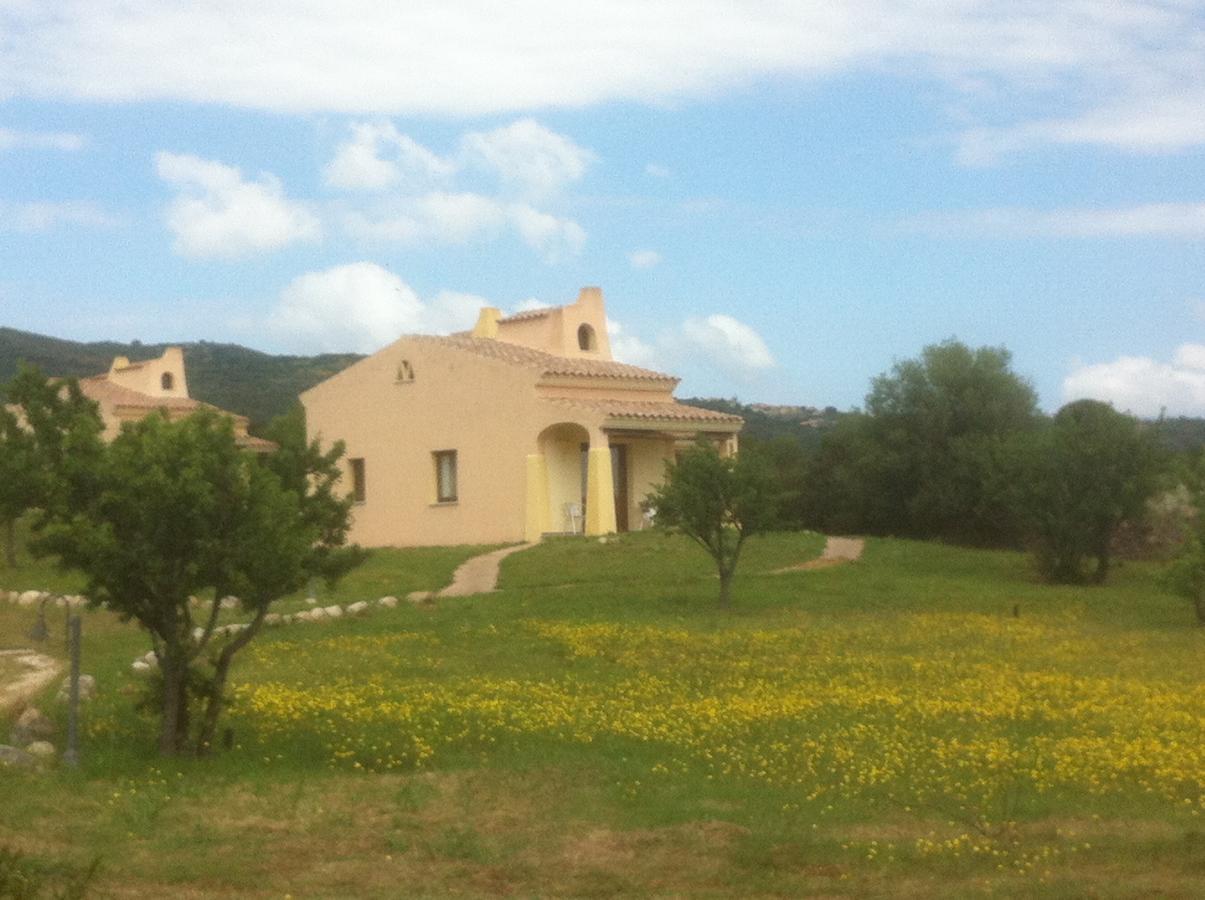 Hotel Minnia Budoni Exterior photo